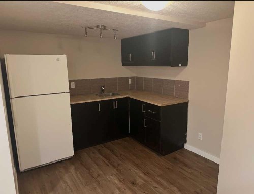6934 Laguna Way Ne, Calgary, AB 