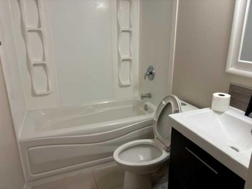 6934 Laguna Way Ne, Calgary, AB 
