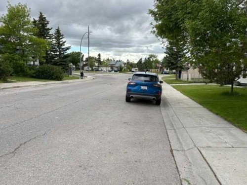 6934 Laguna Way Ne, Calgary, AB 