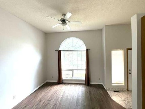 6934 Laguna Way Ne, Calgary, AB 
