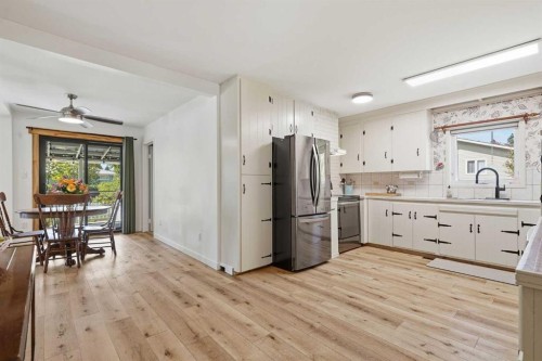 302 Frontenac Avenue Nw, Diamond Valley, AB - Indoor