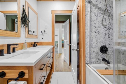 302 Frontenac Avenue Nw, Diamond Valley, AB - Indoor Photo Showing Bathroom