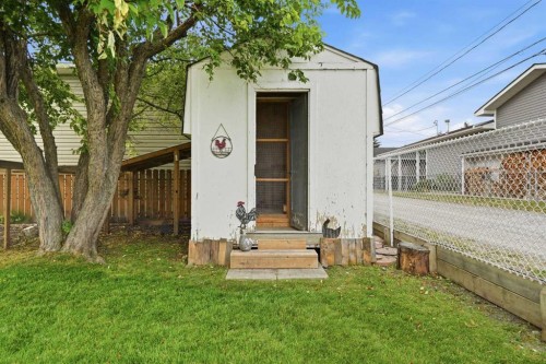 302 Frontenac Avenue Nw, Diamond Valley, AB - Outdoor