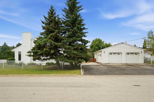 302 Frontenac Avenue Nw, Diamond Valley, AB - Outdoor