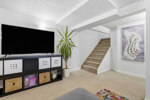 96 Waterloo Drive Sw, Calgary, AB - Indoor Photo Showing Other Room