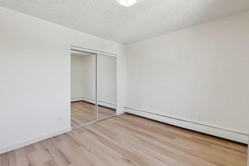 405-340 4 Avenue Ne, Calgary, AB - Indoor Photo Showing Other Room