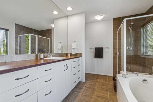 135 Tuscany Ravine Road Nw, Calgary, AB - Indoor Photo Showing Bathroom
