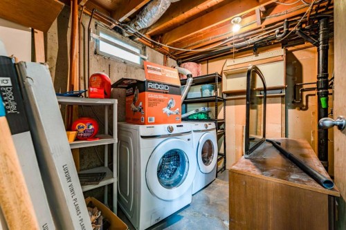 6823 4 Avenue Se, Calgary, AB - Indoor Photo Showing Laundry Room