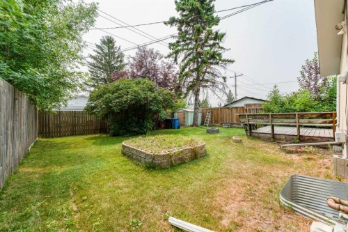 6823 4 Avenue Se, Calgary, AB - Outdoor With Backyard
