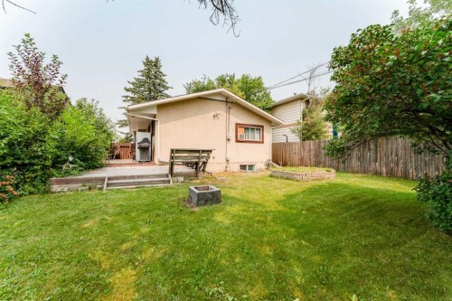 6823 4 Avenue Se, Calgary, AB - Outdoor