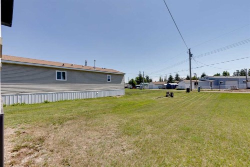 7 Trochu Avenue, Trochu, AB - Outdoor