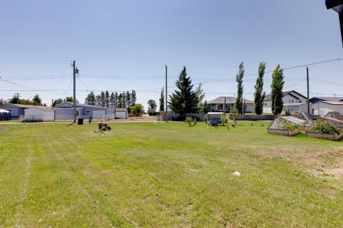 7 Trochu Avenue, Trochu, AB - Outdoor