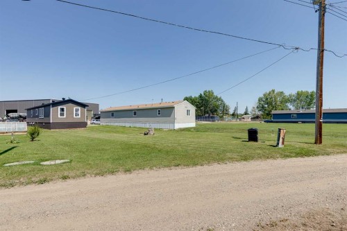 7 Trochu Avenue, Trochu, AB - Outdoor