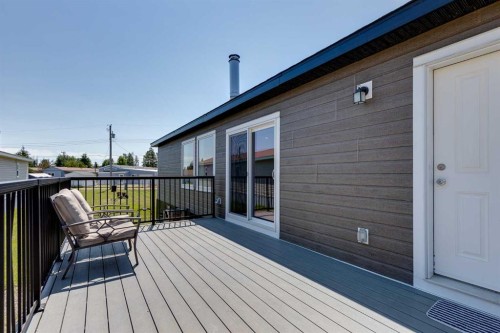 7 Trochu Avenue, Trochu, AB - Outdoor With Deck Patio Veranda With Exterior