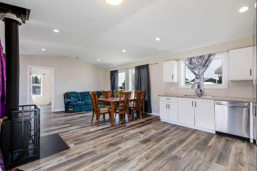 7 Trochu Avenue, Trochu, AB - Indoor
