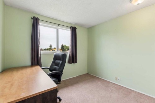 152 Erin Dale Crescent Se, Calgary, AB - Indoor Photo Showing Office