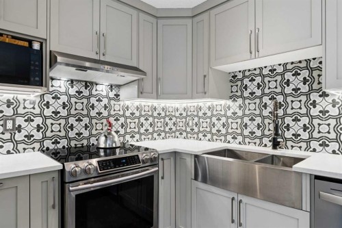 152 Erin Dale Crescent Se, Calgary, AB - Indoor Photo Showing Kitchen With Upgraded Kitchen