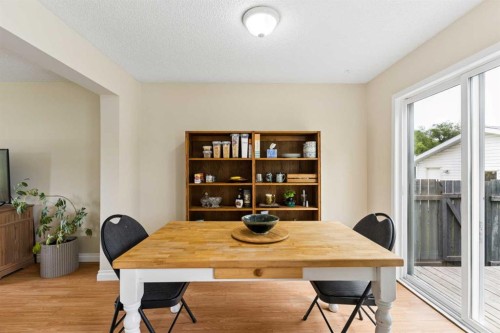 152 Erin Dale Crescent Se, Calgary, AB - Indoor Photo Showing Dining Room