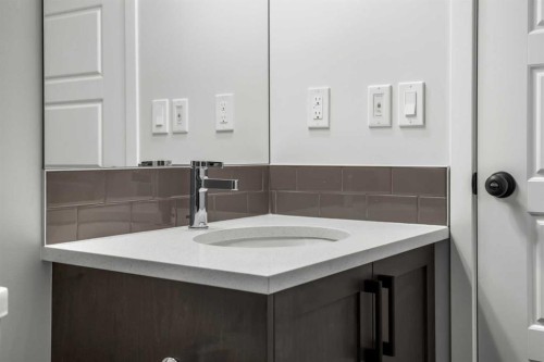 209 Bridgeport Gate North, Chestermere, AB - Indoor Photo Showing Bathroom