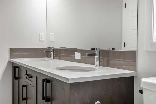 209 Bridgeport Gate North, Chestermere, AB - Indoor Photo Showing Bathroom