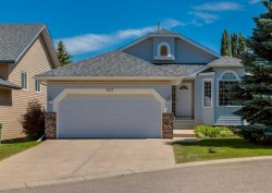 307 Schooner Landing NW Calgary, AB T3L 1X5