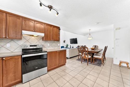 619 Country Village Cape Ne, Calgary, AB - Indoor Photo Showing Kitchen