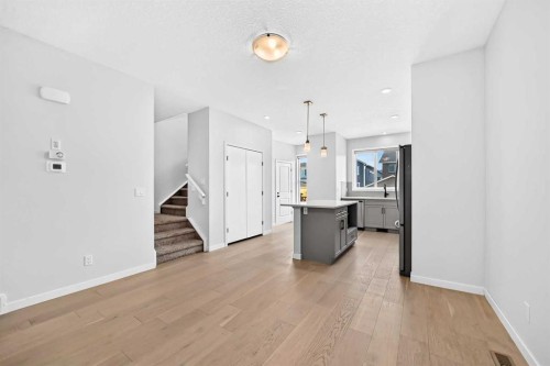 113 Midtown Close Sw, Airdrie, AB - Indoor Photo Showing Kitchen