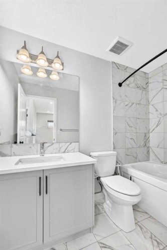 113 Midtown Close Sw, Airdrie, AB - Indoor Photo Showing Bathroom