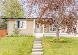 7 Lake Sylvan Close SE Calgary, AB T2J 3E5