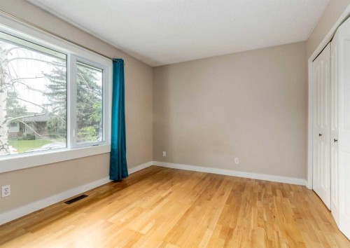 7 Lake Sylvan Close Se, Calgary, AB - Indoor Photo Showing Other Room