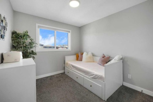 244 Belmont Boulevard Sw, Calgary, AB - Indoor Photo Showing Bedroom