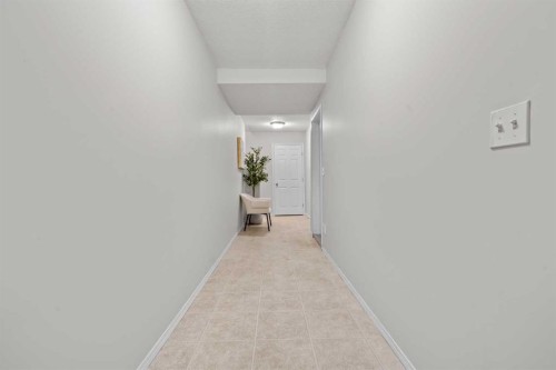 6591 Pinecliff Grove Ne, Calgary, AB - Indoor Photo Showing Other Room