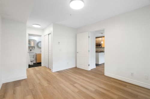 120-25 Richard Place Sw, Calgary, AB - Indoor Photo Showing Other Room