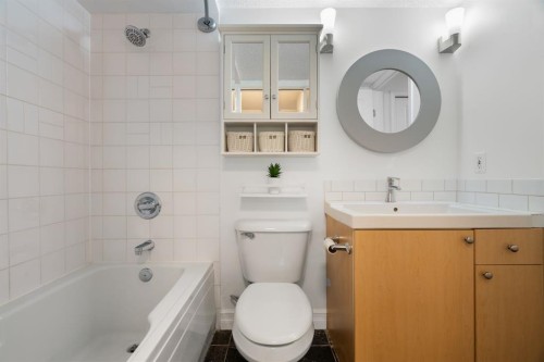 120-25 Richard Place Sw, Calgary, AB - Indoor Photo Showing Bathroom