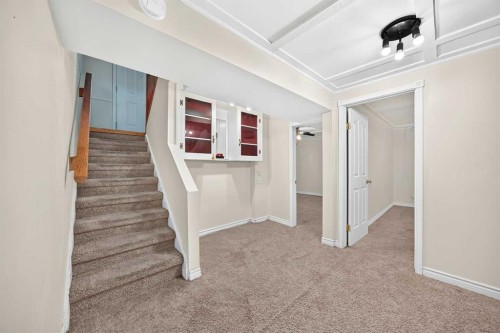4628 Verona Drive Nw, Calgary, AB - Indoor Photo Showing Other Room