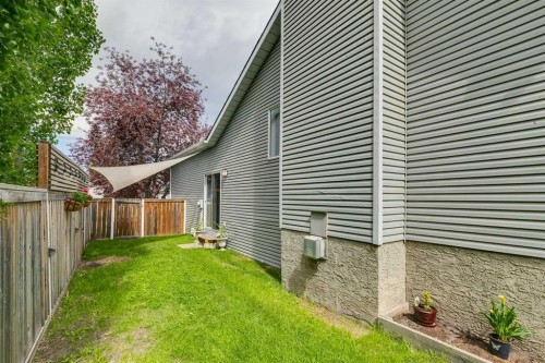 98 River Rock Way Se, Calgary, AB - Outdoor