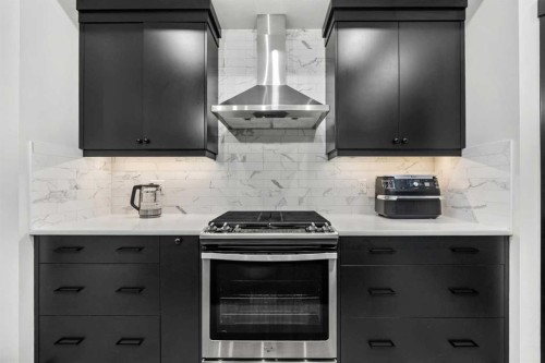 119 Howse Hill Ne, Calgary, AB - Indoor Photo Showing Kitchen