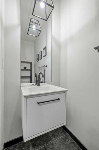 119 Howse Hill Ne, Calgary, AB - Indoor Photo Showing Bathroom