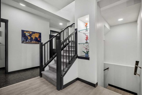 119 Howse Hill Ne, Calgary, AB - Indoor Photo Showing Other Room
