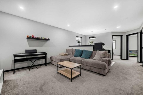 119 Howse Hill Ne, Calgary, AB - Indoor