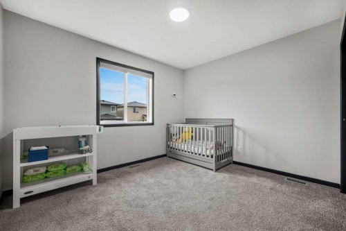 119 Howse Hill Ne, Calgary, AB - Indoor Photo Showing Bedroom