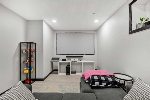 119 Howse Hill Ne, Calgary, AB - Indoor Photo Showing Other Room