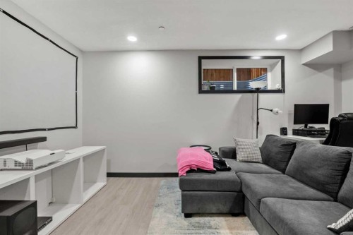 119 Howse Hill Ne, Calgary, AB - Indoor