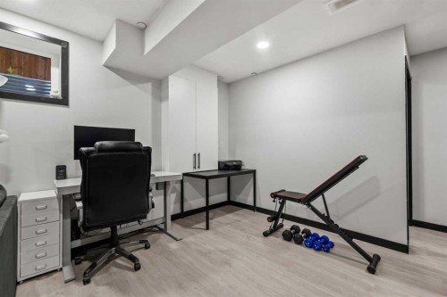 119 Howse Hill Ne, Calgary, AB - Indoor Photo Showing Office