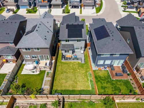 119 Howse Hill Ne, Calgary, AB - Outdoor
