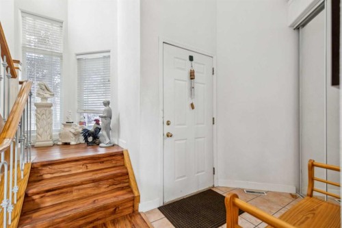 23 Sierra Nevada Close Sw, Calgary, AB - Indoor Photo Showing Other Room