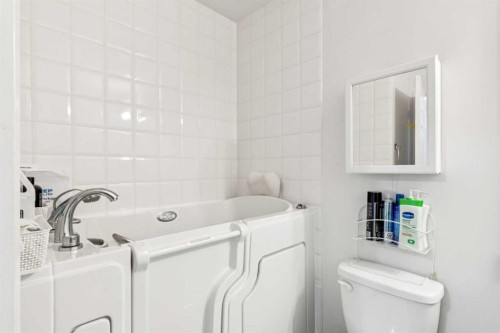 23 Sierra Nevada Close Sw, Calgary, AB - Indoor Photo Showing Other Room