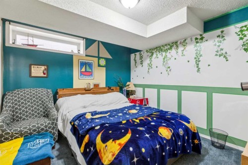 23 Sierra Nevada Close Sw, Calgary, AB - Indoor Photo Showing Bedroom