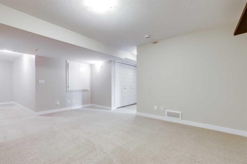 1701-1086 Williamstown Boulevard Nw, Airdrie, AB - Indoor Photo Showing Other Room