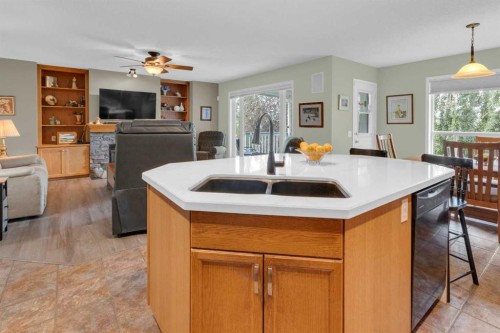 264 Tuscany Ridge View Nw, Calgary, AB - Indoor Photo Showing Kitchen With Double Sink